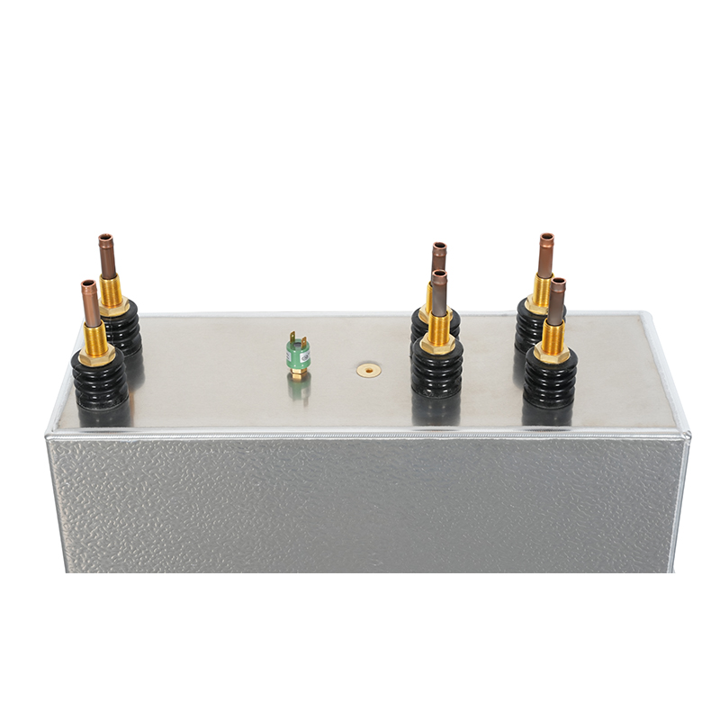 Elektromagnetická analýza geometrie přípojnic v topných kondenzátorech s metalizovaným filmem RFM 3300V 7350KVar 1500Hz